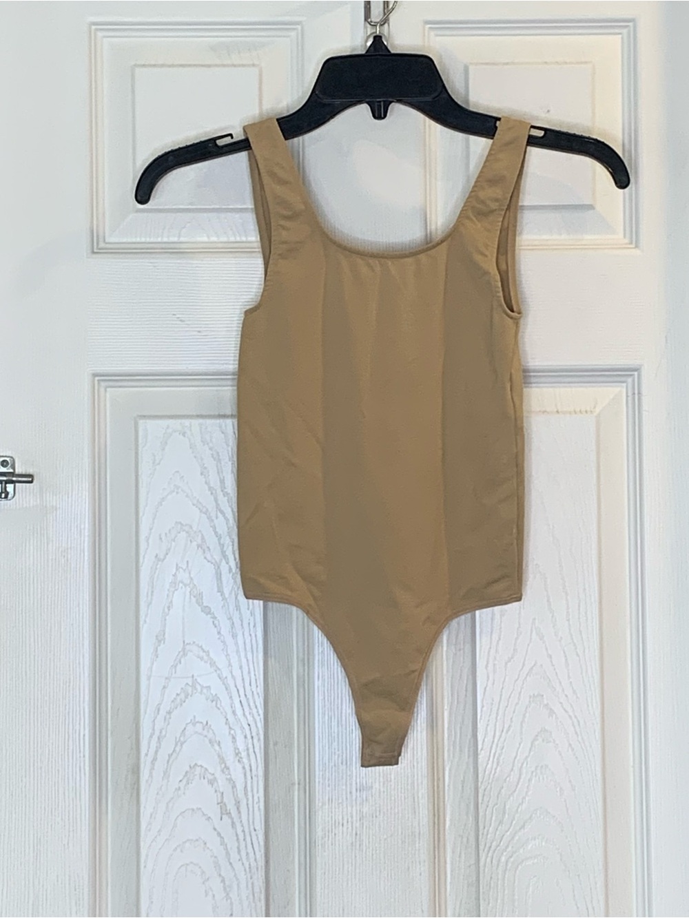 Skims Essential Scoop Neck Thong Bodysuit Size XS Tan